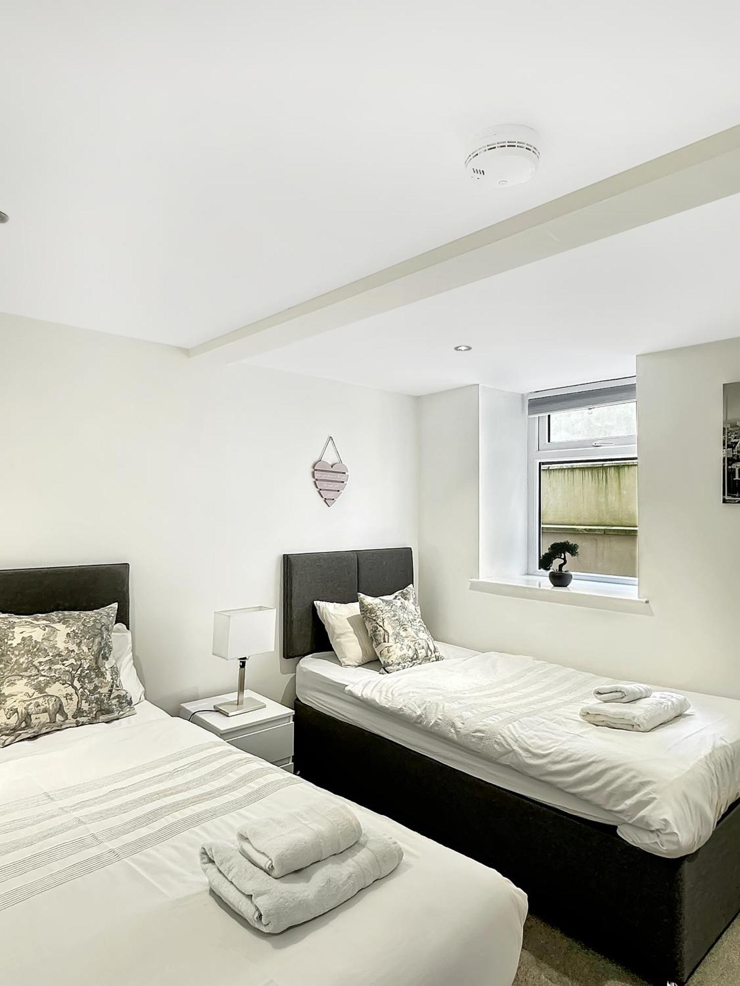 Granada Apartments Queen'S Promenade Blackpool Exterior photo