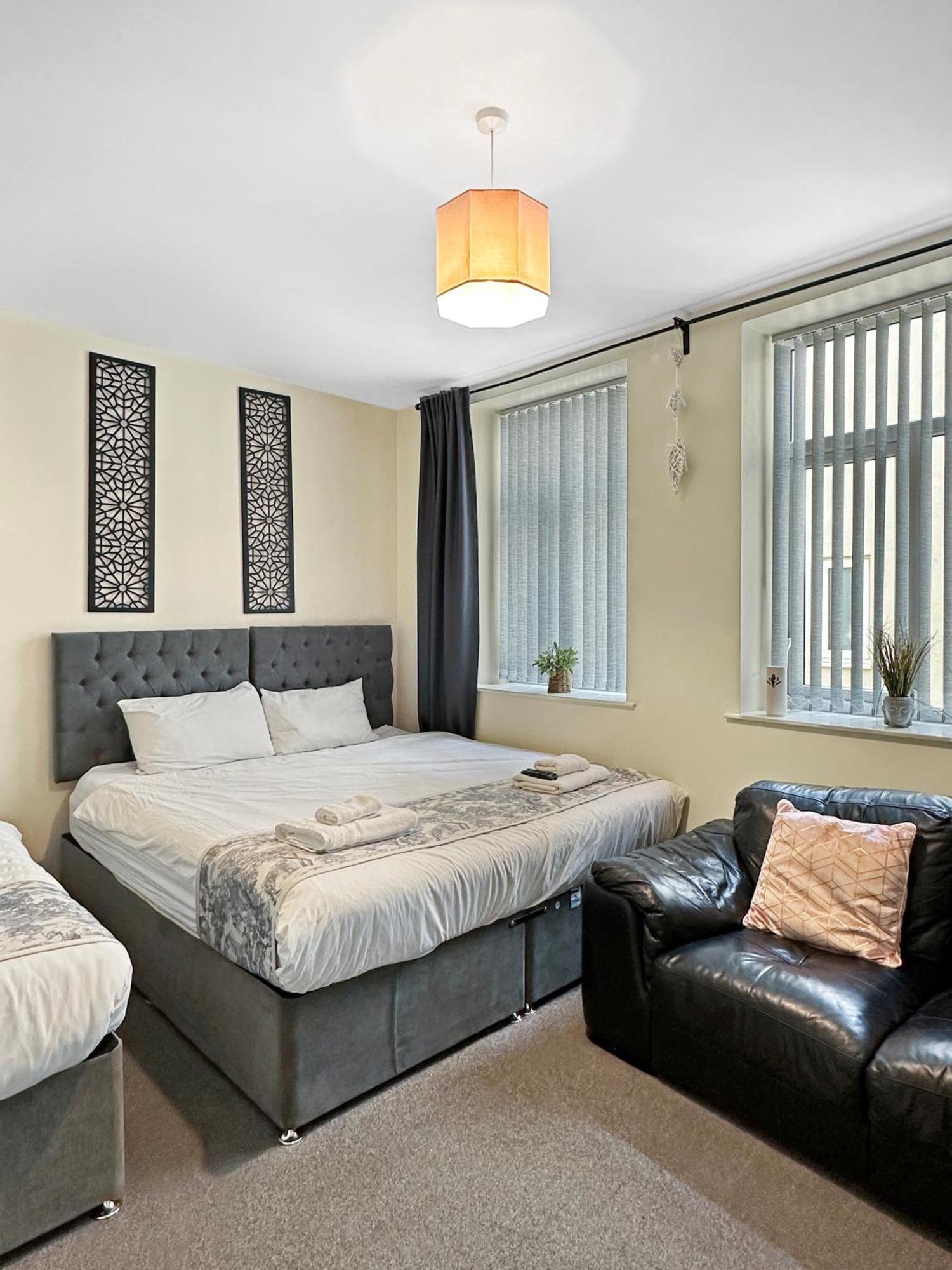 Granada Apartments Queen'S Promenade Blackpool Exterior photo