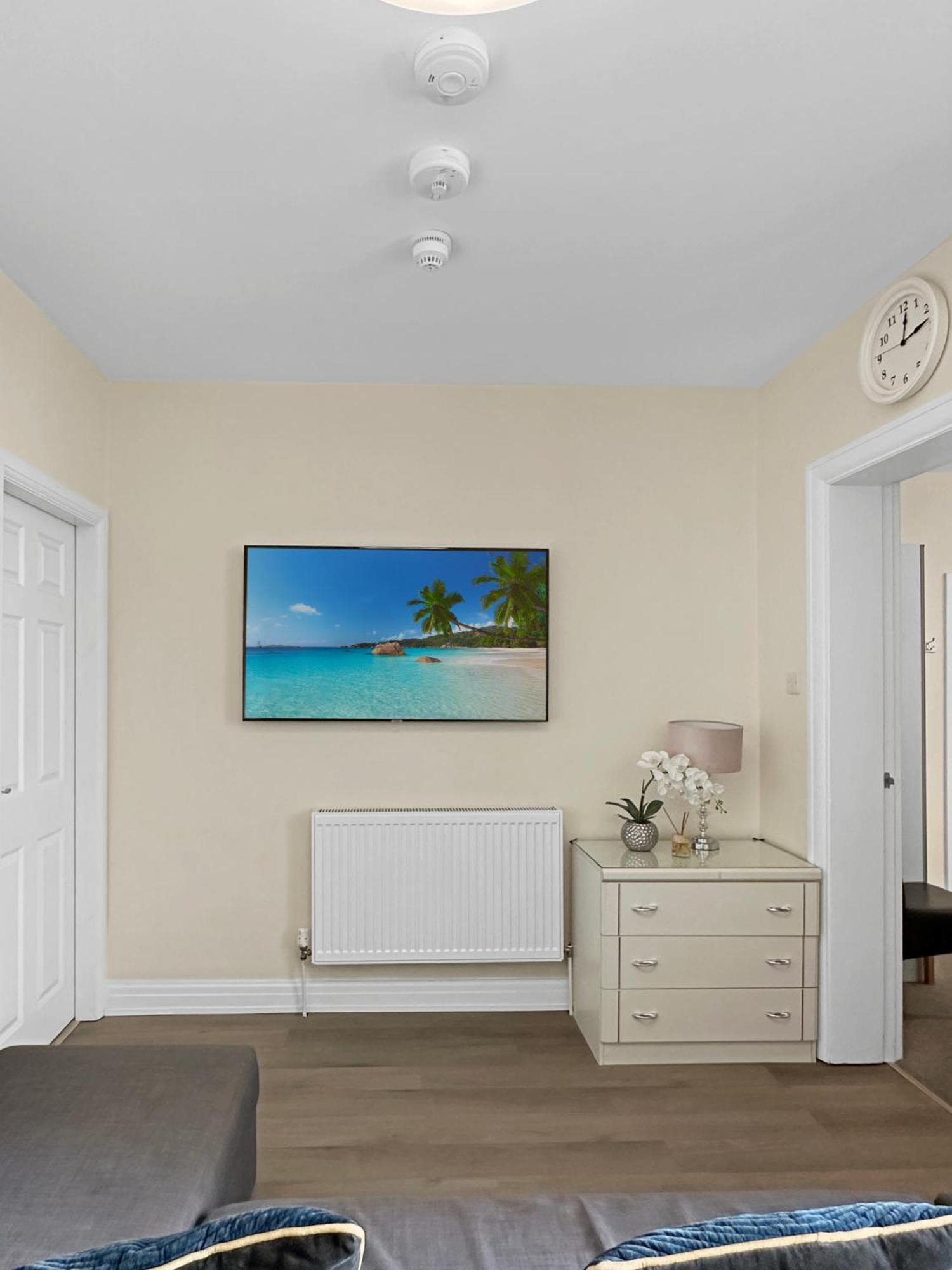 Granada Apartments Queen'S Promenade Blackpool Exterior photo