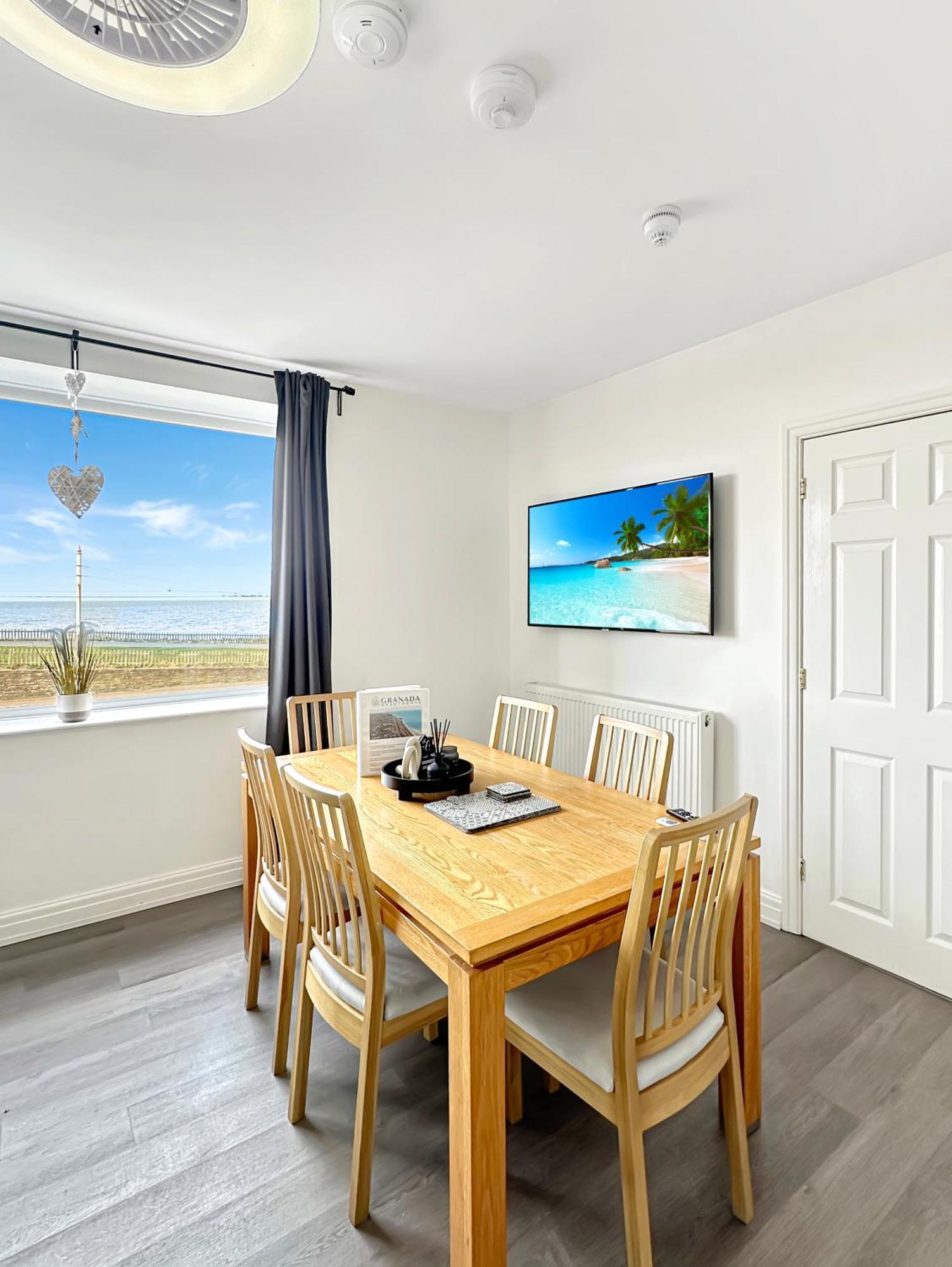 Granada Apartments Queen'S Promenade Blackpool Exterior photo
